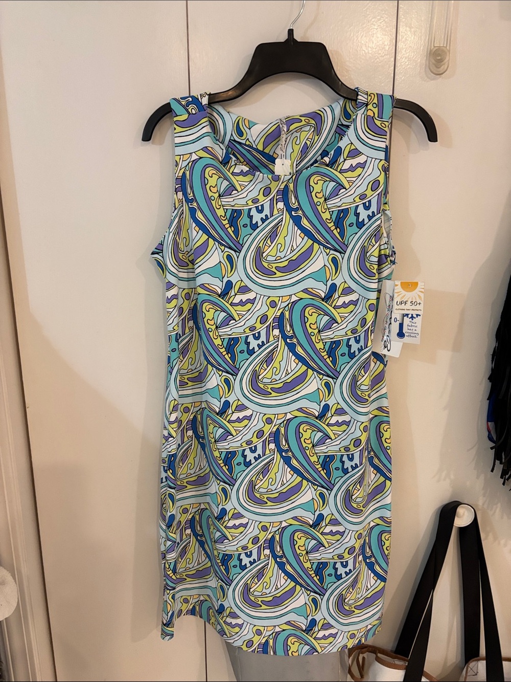 Lulu B new colorful sleeveless dress UPF 50,size M